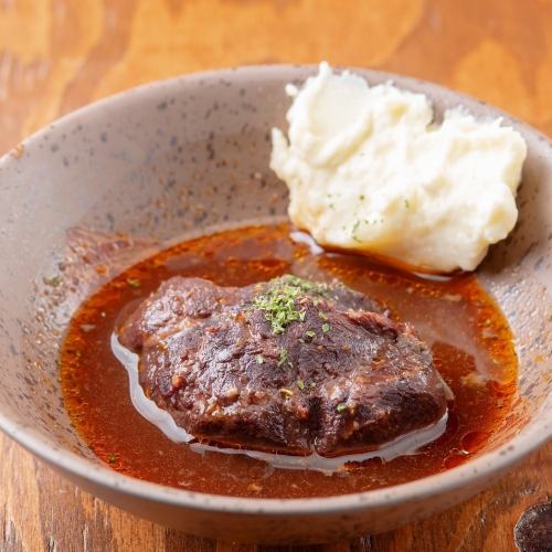 ホホ肉赤ワイン煮