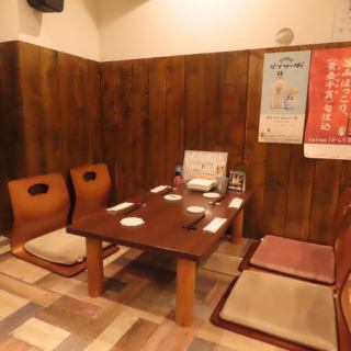 ゆっくりお寛ぎいただけるお座敷席をご用意しております。お子様連れでのご利用にもおすすめのお席です。ホッとひと息つきたいときにも◎