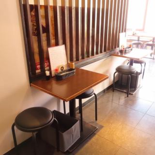 2名席ご用意ございます。お仕事帰りの気軽な飲み会にぜひどうぞ♪