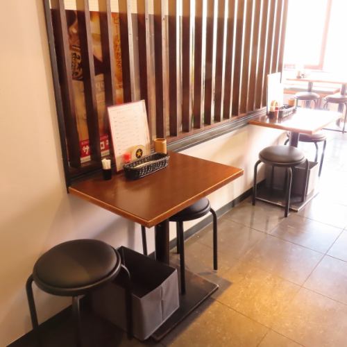 2名席ご用意ございます。お仕事帰りの気軽な飲み会にぜひどうぞ♪