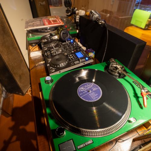 DJブースやカラオケ完備!