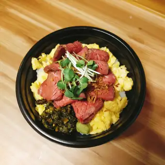 ローストビーフ丼肉90gご飯300g