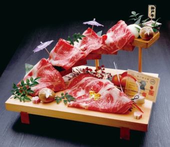 [Guaranteed semi-private room] Sukiyaki★Japan's three major wagyu beef "Kobe beef" course★4 dishes total 25,000 yen