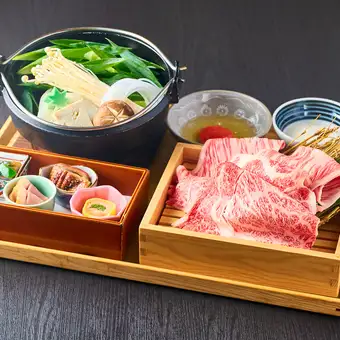 ランチタイム限定　黒毛和牛すき焼き御膳　　　￥4300円