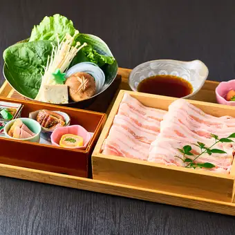 ランチタイム限定　黒毛和牛しゃぶしゃぶ御膳　　　￥4300円