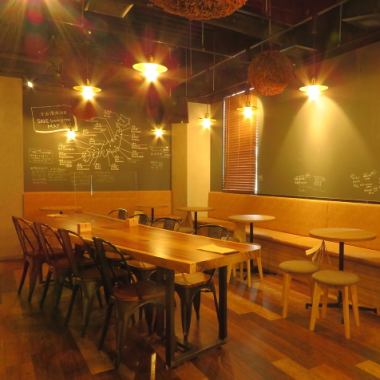 Large table seats can accommodate up to 10 people.
