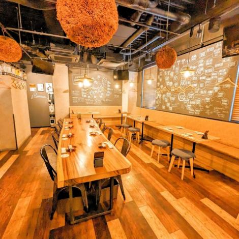 You can enjoy food and drinks in a relaxed atmosphere.1 minute walk from Yokohama Station!