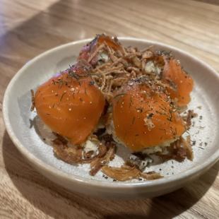 スモークサーモンのいぶりがっこポテトサラダ
