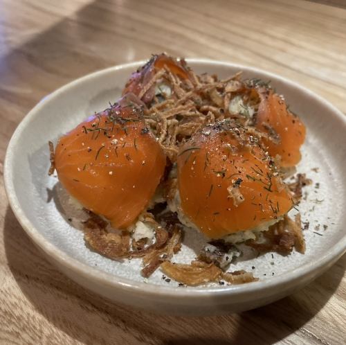 スモークサーモンのいぶりがっこポテトサラダ