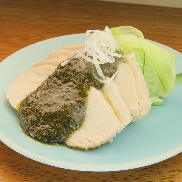 [Recommended ☆] The moist and tender [Steamed chicken with cashew nuts and green onion sauce] is fragrant and exquisite!