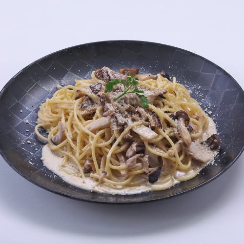 きのこたっぷりのクリームパスタ