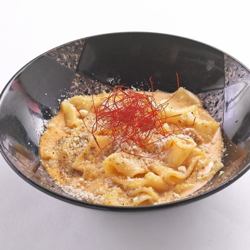 自家製パンチェッタと濃厚チーズのうま辛カルボナーラ～もちもち幅広麺～