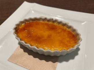 Homemade creme brulee