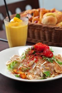 めちゃ旨キムチと鶏のたたきの胡麻ダレ冷製パスタ