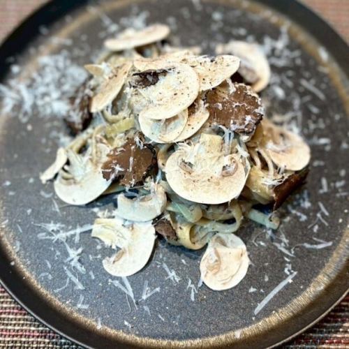 オータムトリュフとマッシュルームのリングイーネ