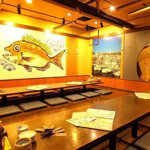 A variety of seating options available, including loft seating and tatami rooms.