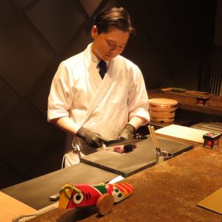 【カウンター　7席】少人数のご利用にもちょうど良いお洒落なカウンター席もございます！雰囲気抜群な店内で、大切な方とのお食事など多様な場面でおすすめです◎