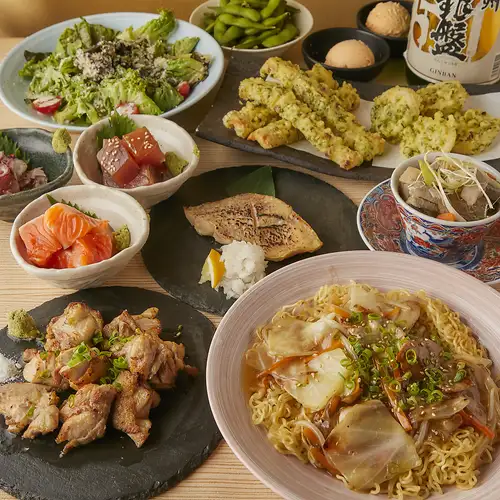 [Matsui] Perfect for year-end parties! 10 dishes in total, including 3 kinds of fresh fish, stewed offal, and grilled chicken (not on skewers) with 2 hours of all-you-can-drink!