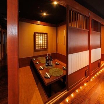 大人数の宴会に！ゆったりくつろげる個室で盛り上がれます