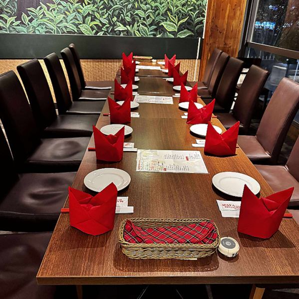 落ち着いた雰囲気の店内はテーブル席とソファーのお店がございます◎ゆったりとした時間が流れる、優しい空間で、ごゆっくりとお食事をお楽しみ頂けます。女性のお客様にも人気です。ご来店をお待ちしております。