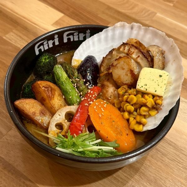 ■6月のマンスリーカレー　『特大ホタテバターコーンカレー』