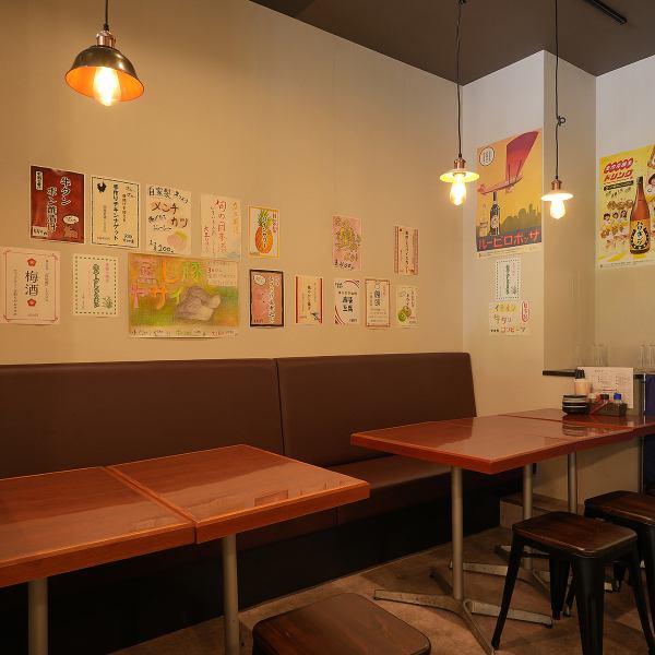 ≪店内席数≫店内にはカウンター席が7席、テーブル席は2名用×2卓、4名用×1卓、6名用×1卓の合計21席。ゆったりと過ごせる空間です。おひとり様から、友人とのサク飲み、小規模の集まりまで幅広くご利用いただけます。