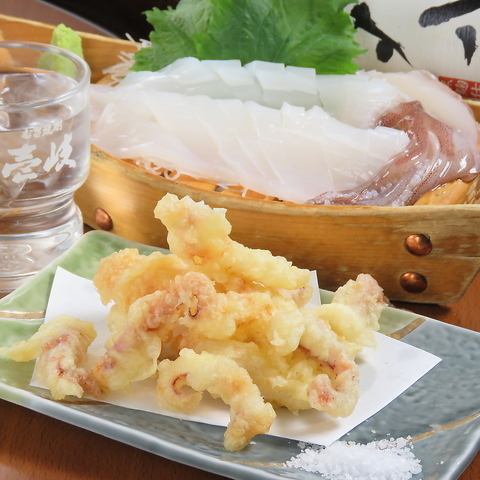 Squid caught every morning is sent directly to the store in the evening ◆ [Iki Island] White squid sashimi ~Sashimi and tempura set~