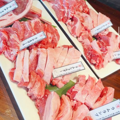 注文後にカット。鮮度を重視した肉提供