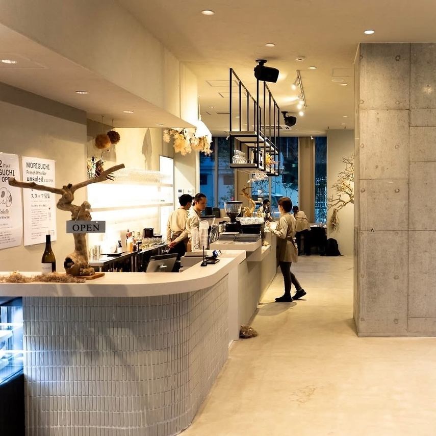 センス抜群のスタイリッシュで統一感ある店内はデートにピッタリ