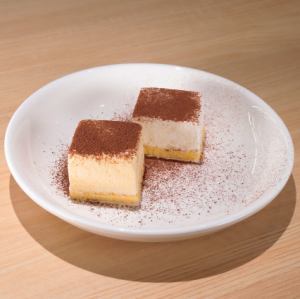 <甘くて濃厚、2種類の味を楽しめる>アイスティラミス