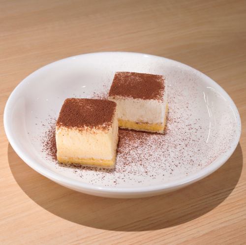 <甘くて濃厚、2種類の味を楽しめる>アイスティラミス