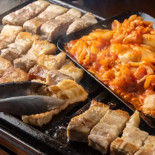 [All-you-can-eat fresh samgyeopsal] The ultimate tenderness and overflowing flavor! Enjoy an endless loop of fragrant meat and sweet and spicy kimchi!