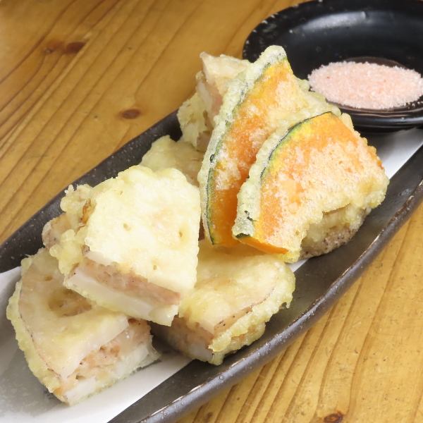 油炸食品重複率最高的人氣菜單「自製蓮藕丸子剪刀炸」！