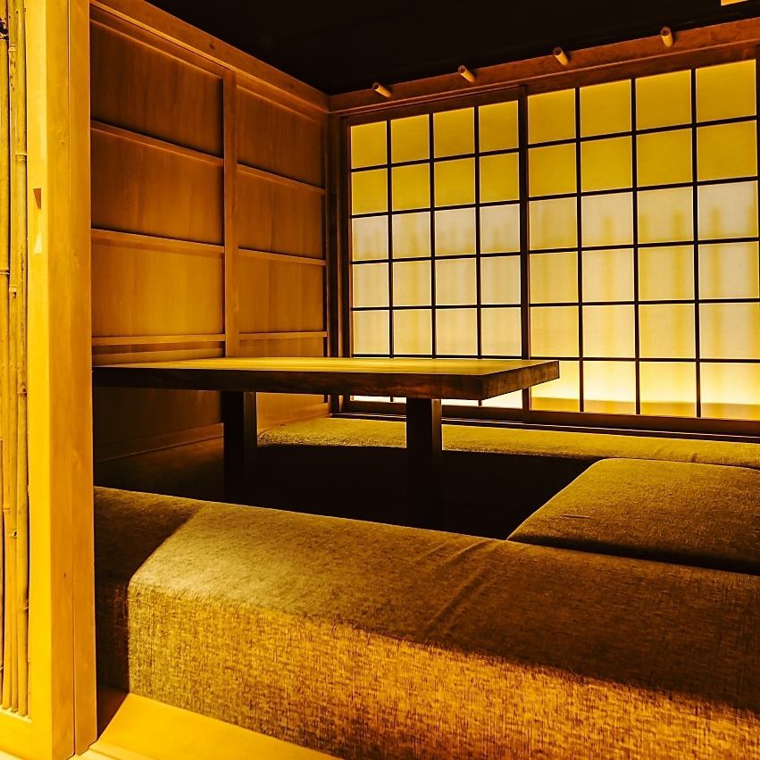 在私人座位的日式空间中品尝创意日本料理，所有座位都在挖♪