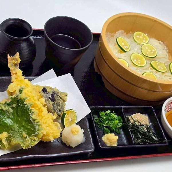 気軽に立ち寄れる!さぬきうどんは当店の看板メニュー