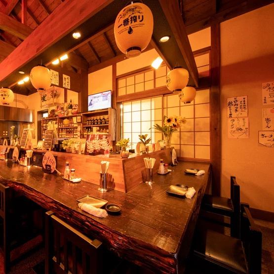 The counter seats with a spacious wooden table are also recommended for adult unpretentious dates ♪ Of course, one person is also welcome ◎ Please also for a little drink or crispy rice ☆ Recommended food and drinks for friendly staff Please feel free to contact us.