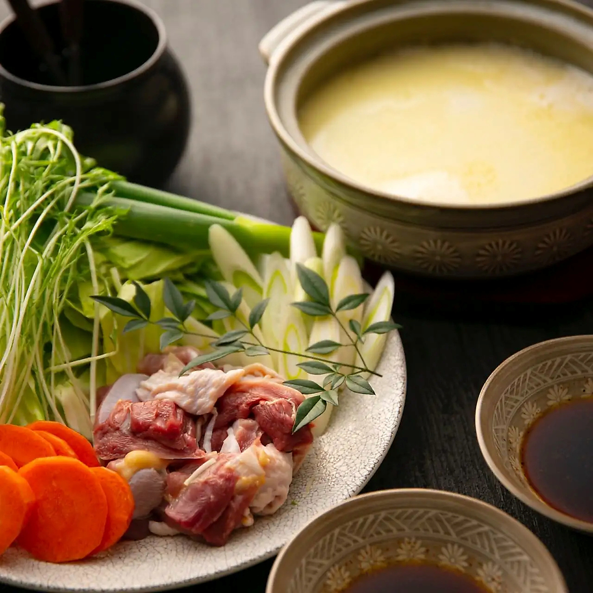 女子会に最適なヘルシーな大和肉鶏の水炊きもございます♪