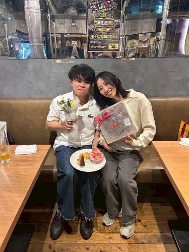 .
ご来店ありがとうございました！！

昨年まで大きな貢献をしてくださり、
卒業してからも変わらずたん助に来てくれている
大先輩の結婚祝い🥹💐

そんな特別な日をみんなで祝えて私たちも幸せです！！
これからもずっと一途で末長く幸せでいてください🕊️

byゆめな、あんじゅ