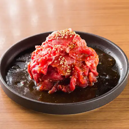 和牛ロースと牛タンの焼きユッケ