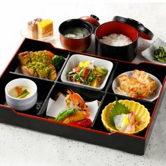 [Lunch] Monthly Japanese/Western Shokado set meal