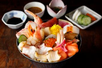 八くら特製海鮮丼