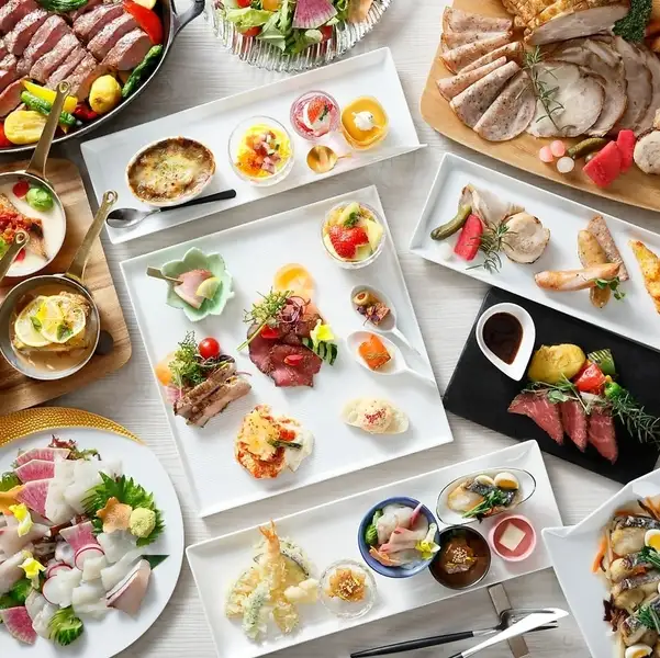 和食・洋食・パティシエの奏でるセッションビュッフェ（平日4000円、週末4500円）