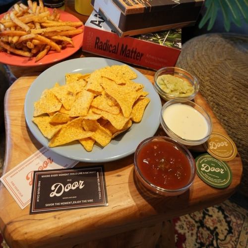 ナチョス(三種のソース付き)