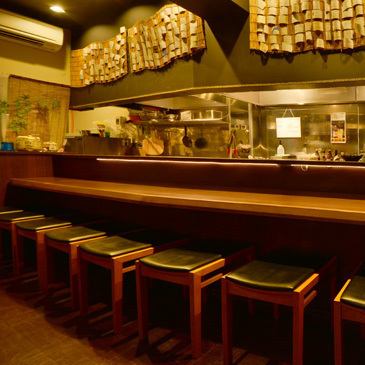 千種と今池の間にたたずむ落ち着いた店内で。