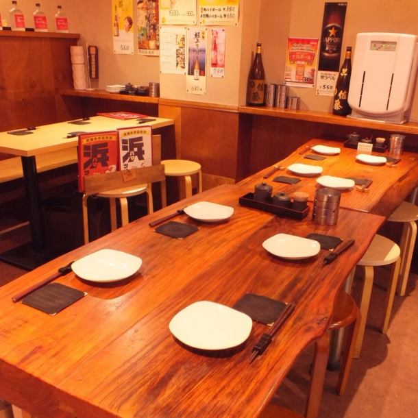 It is possible to rent out whole shops in small numbers! It fits perfectly for a drinking party in a company or a group! You can enjoy watching with Ozaki and tables together ♪ 20 people can correspond.