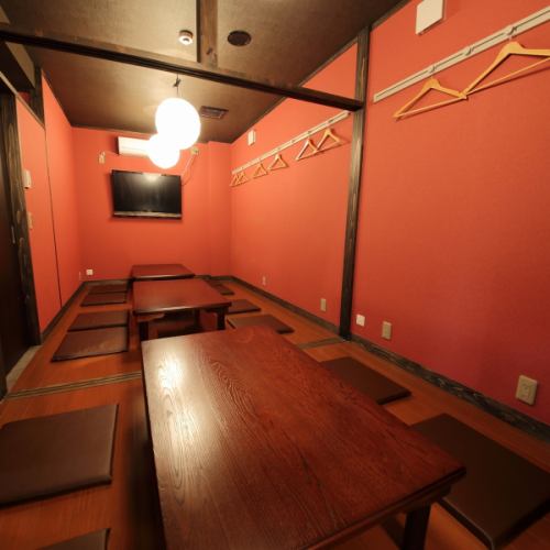 座敷席個室  最大16名様まで歓迎会・送別会・親睦会・誕生日会・顔合わせ・女子会・合コンなどにも最適な個室です。スタッフ一同お手伝いさせて頂きます！！