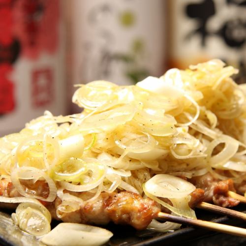 撒上蔥和鹽的 Seseri（醬汁、鹽、辣味噌）
