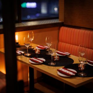ゆったり寛げるソファー空間♪プライベートな女子会、誕生日会などに♪広々とした店内でプライベートな空間でご利用いただけるので女子会、誕生日会などにオススメ♪