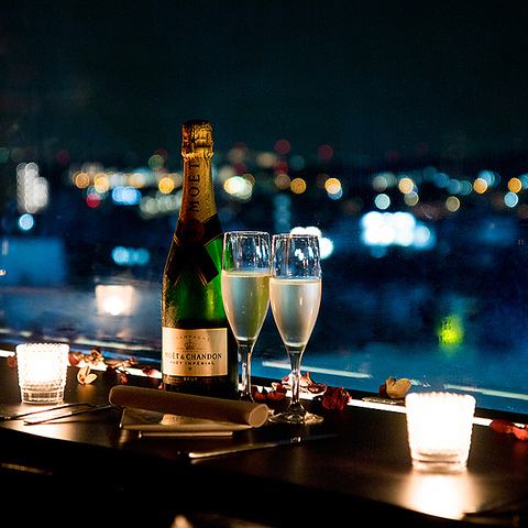 气氛极佳♪可以一边欣赏惠比寿的夜景一边用餐◎