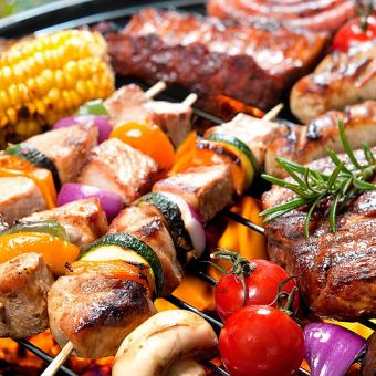 週末も3時間★『贅沢BBQ食べ放題コース』牛モモやチキン含12品 3時間飲み放題付 7000円⇒6000円